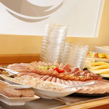 レンシュ ホテル 3*